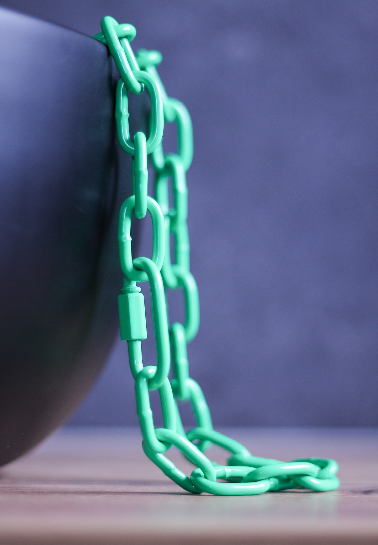 Short -part powder -coated chain