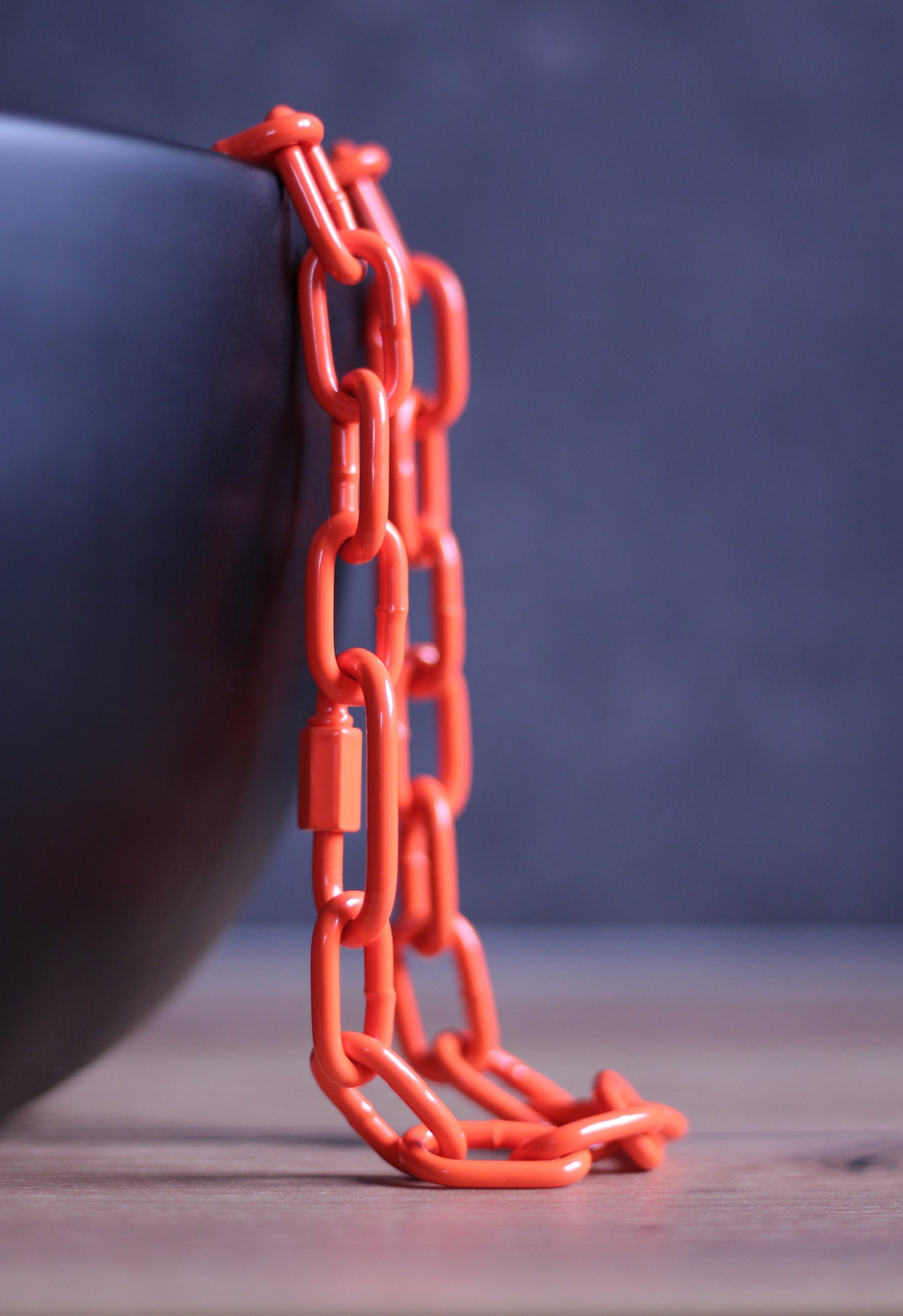 Short -part powder -coated chain