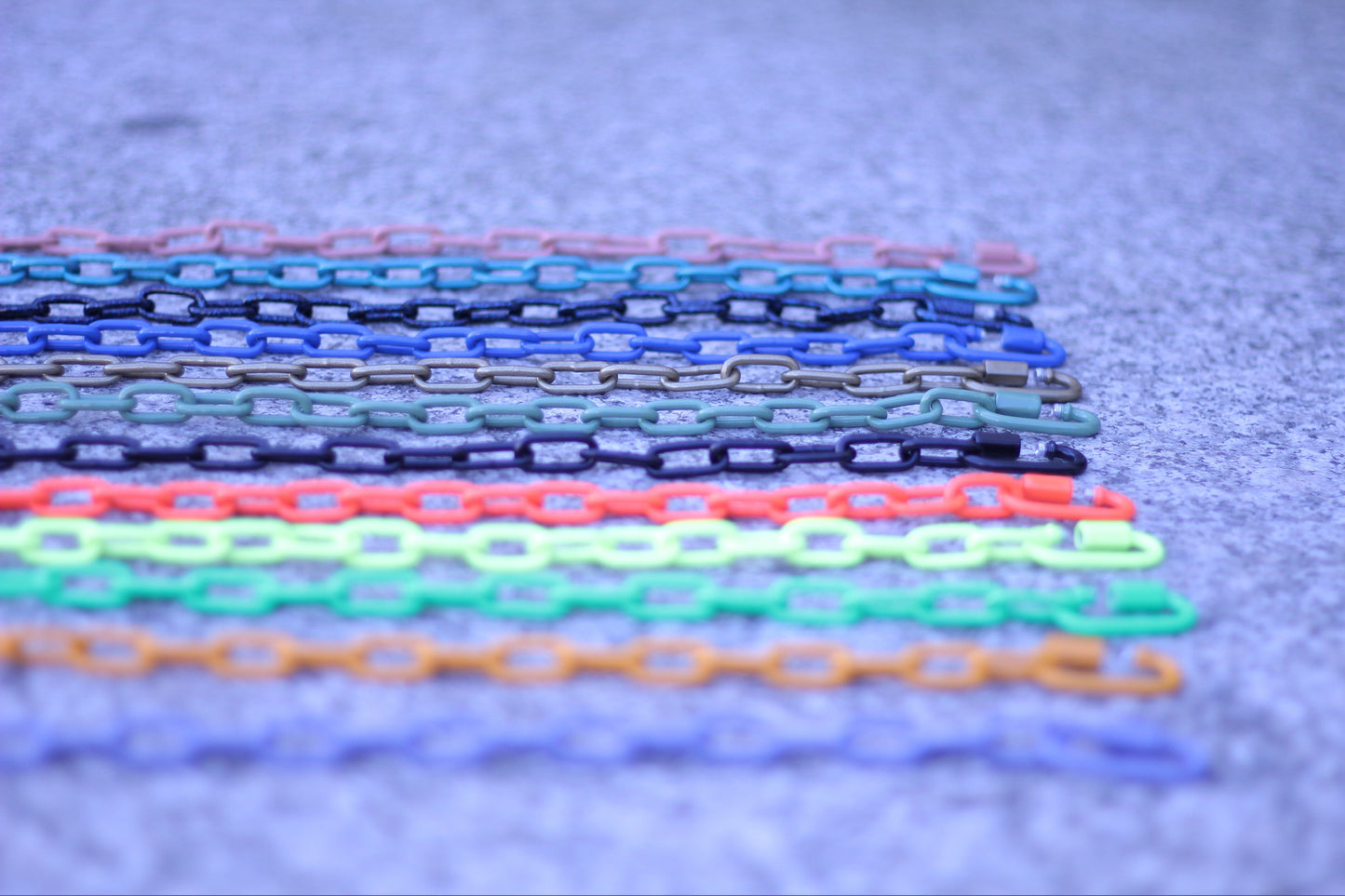 Short -part powder -coated chain
