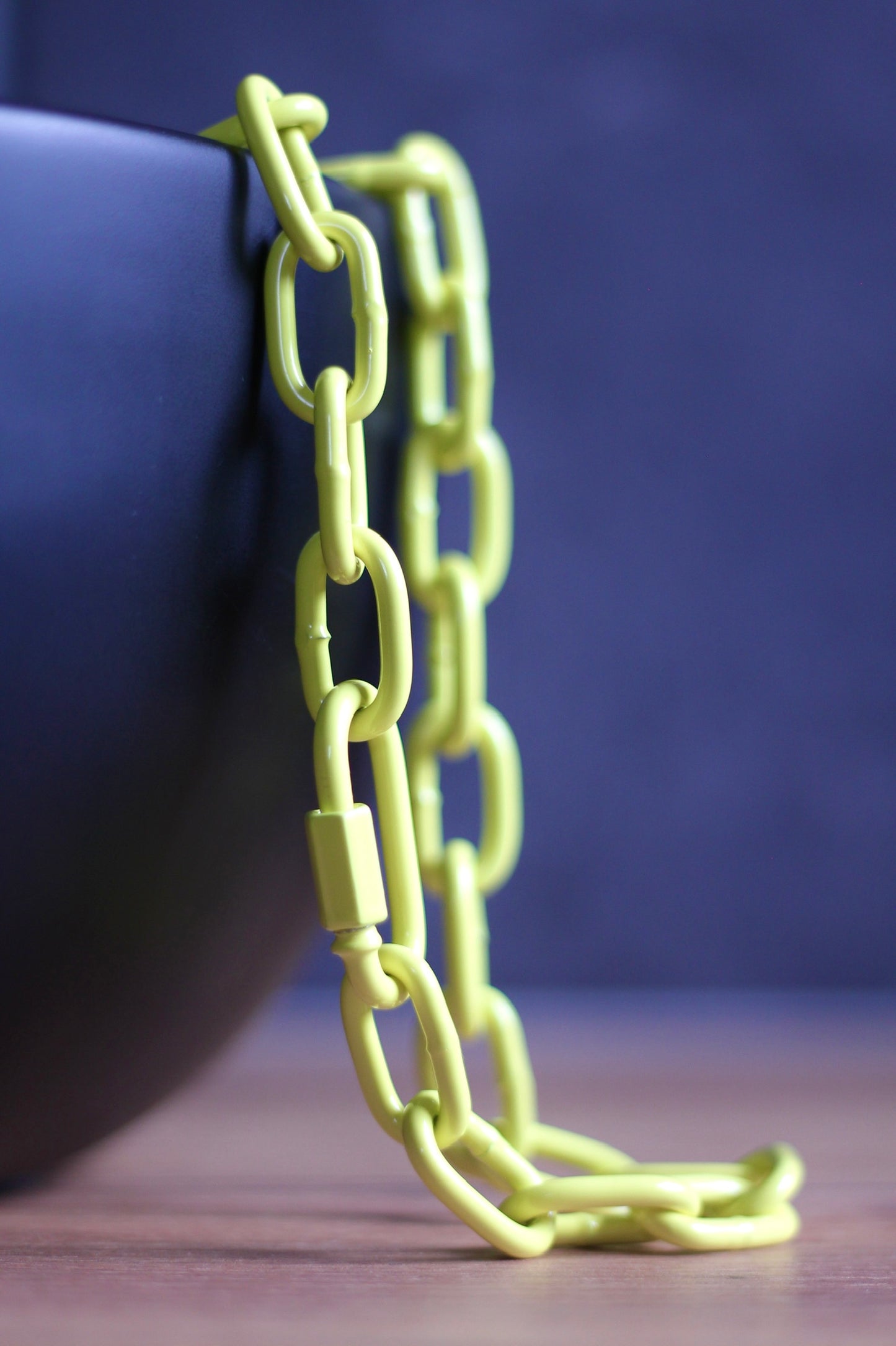 Short -part powder -coated chain